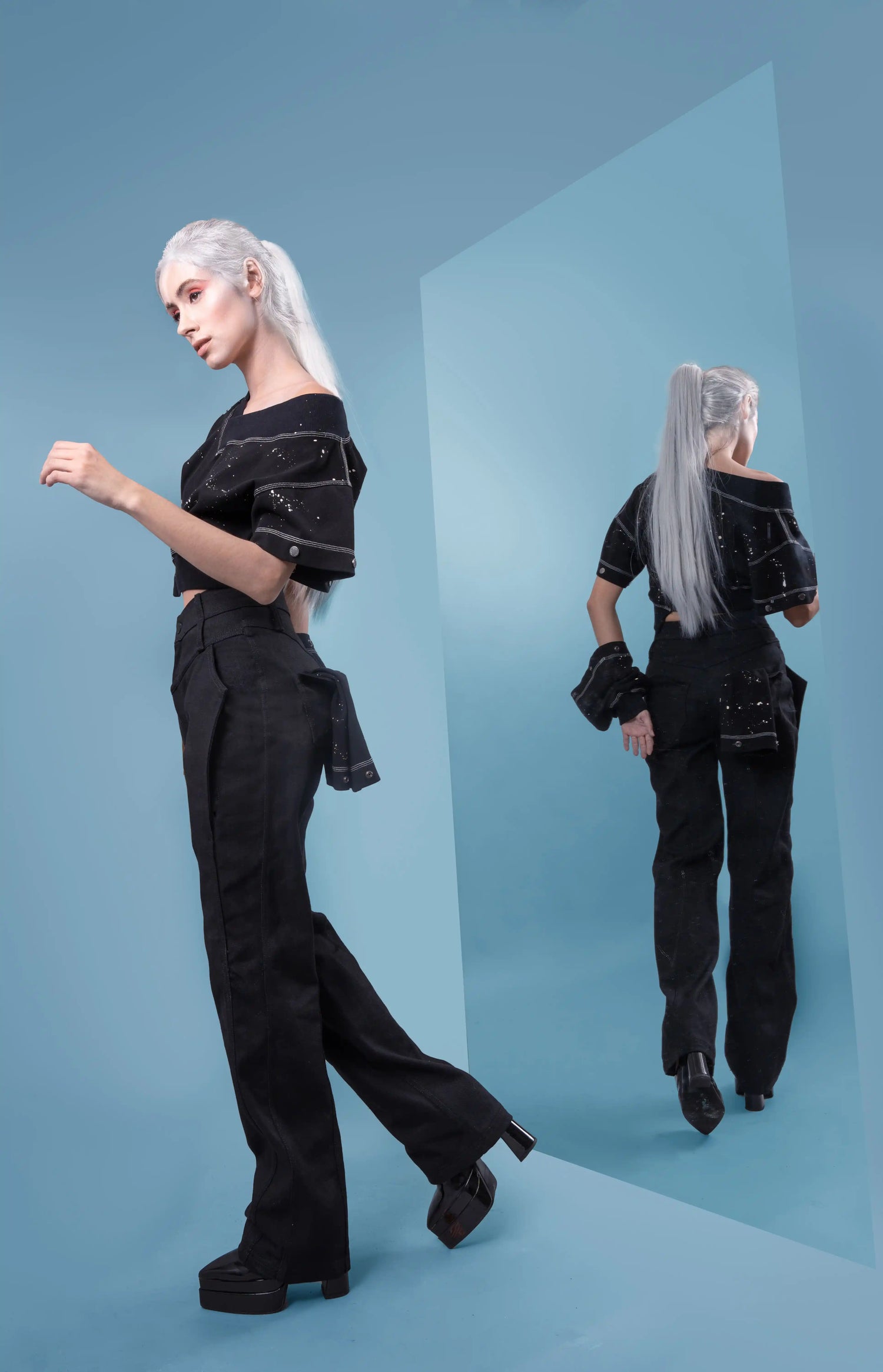 Cropped Snap Sleeve Sweatshirt