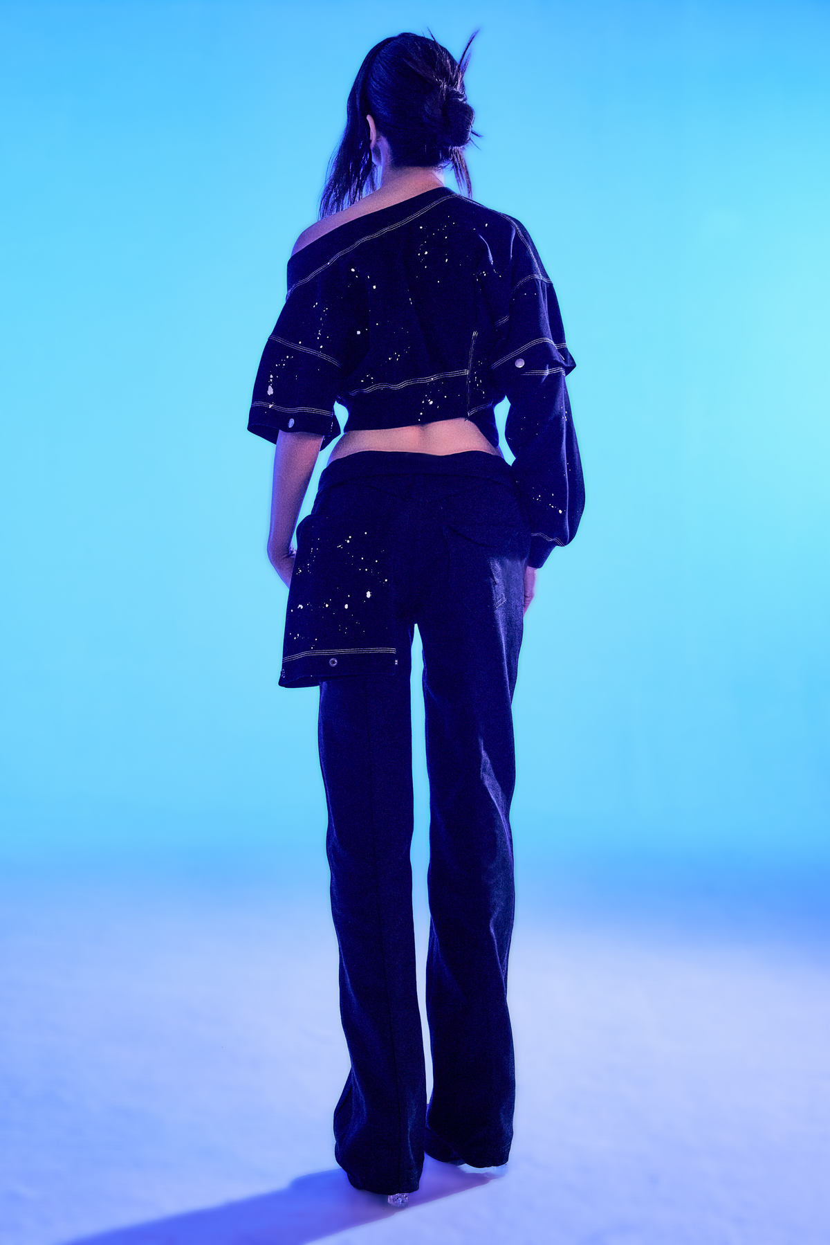 Cropped Snap Sleeve Sweatshirt
